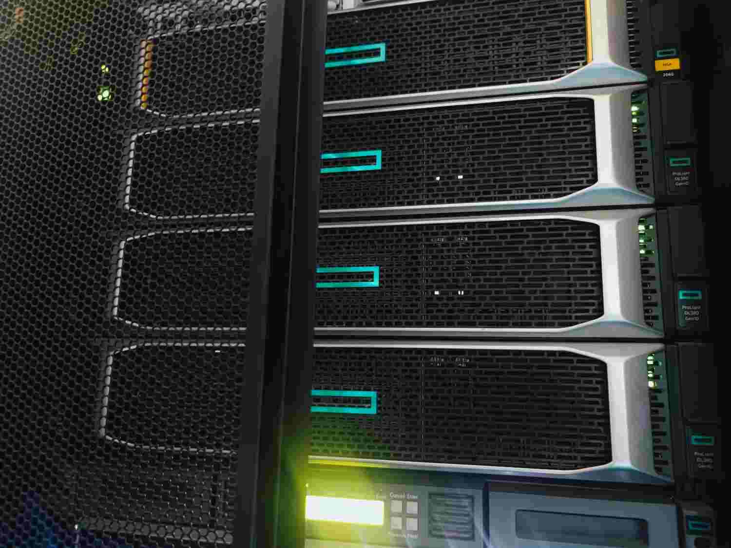 Dedicated Server Hosting for AI Workloads featured image
